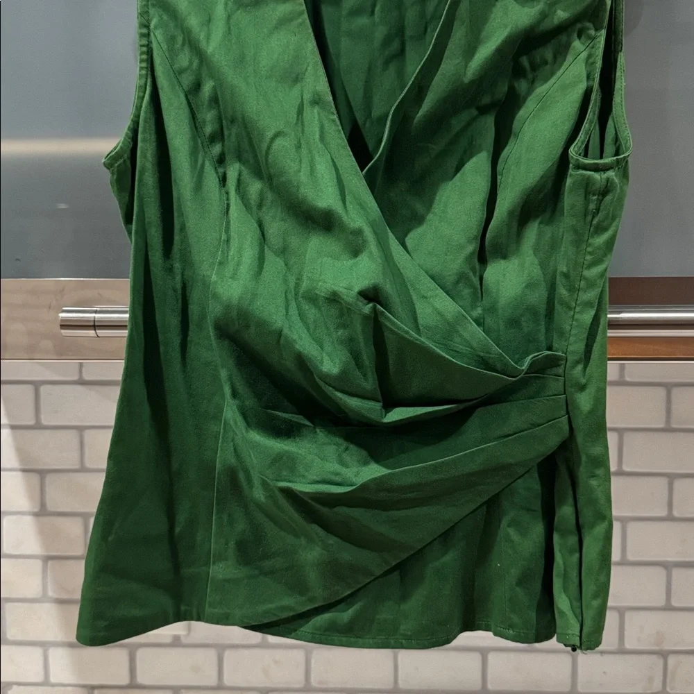 Jones New York Signature Green Sleeveless Wrap Blouse size S - Picture 4 of 4